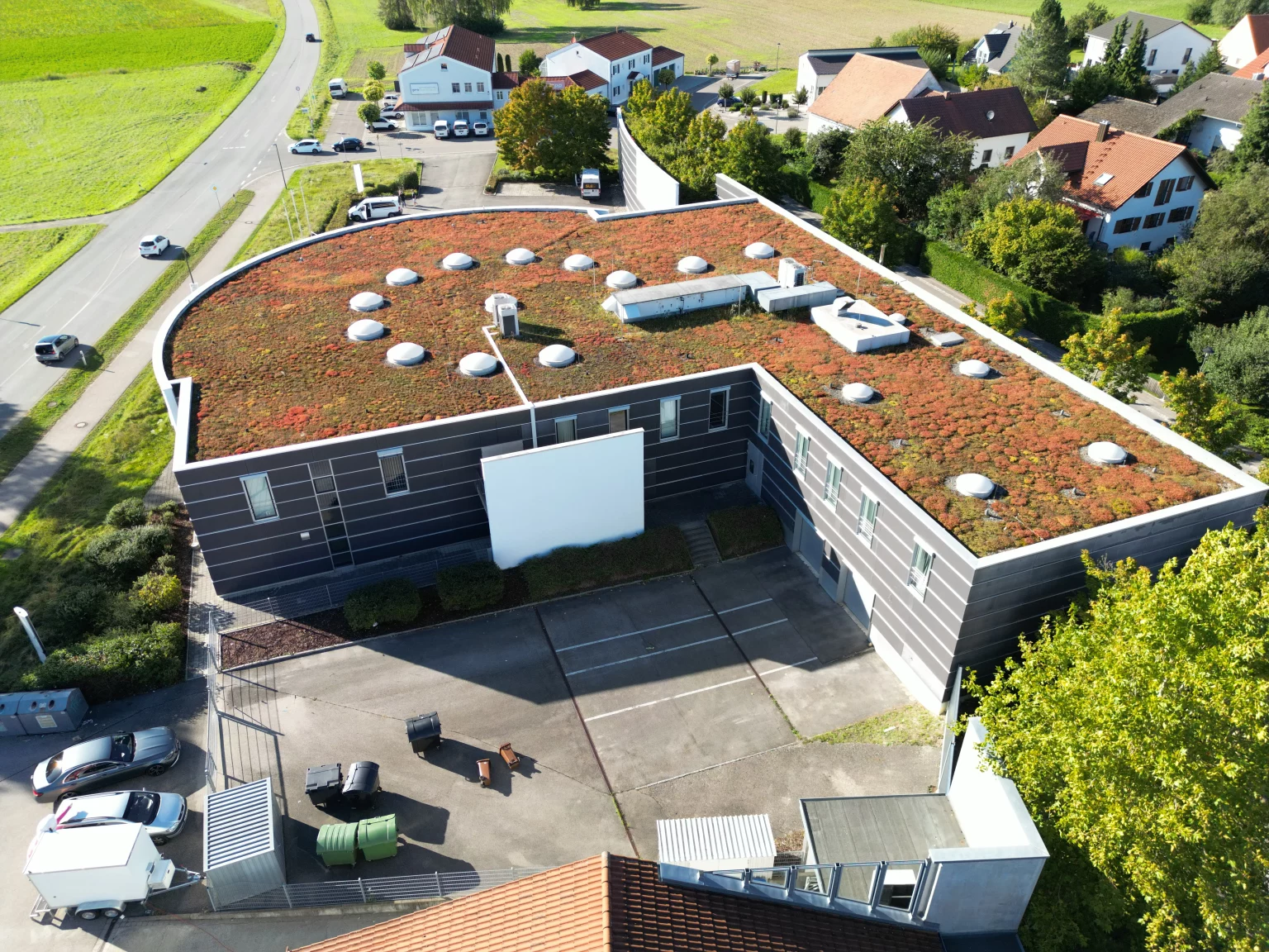 Bürogebäude in Gaimersheim, Rückansicht aus der Luft