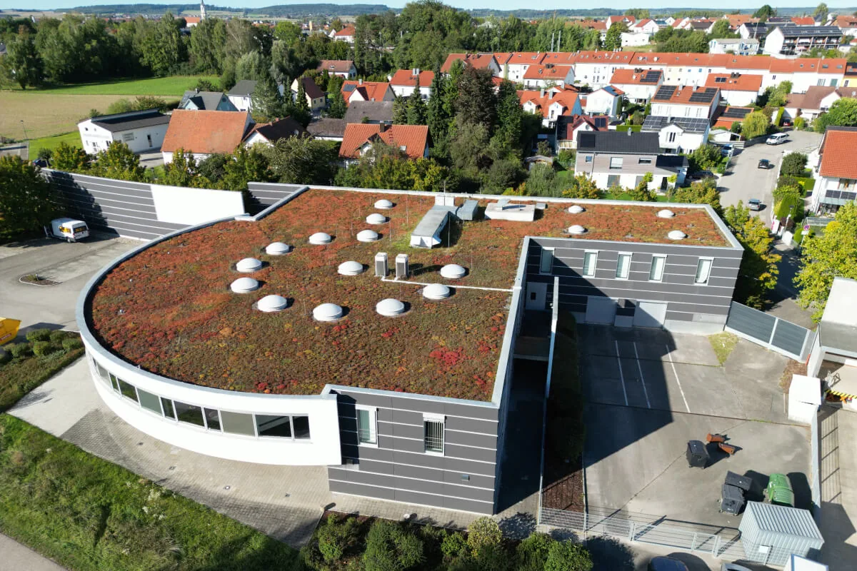 Bürogebäude in Gaimersheim mit Umgebung aus der Vogelperspektive